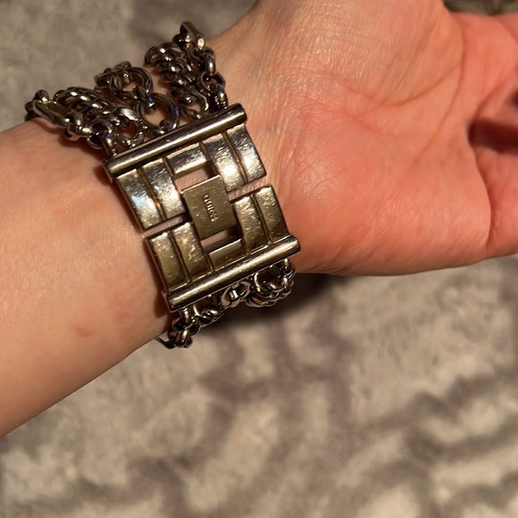 Guess silver chain bracelet watch with silver face! - Picture 6 of 7